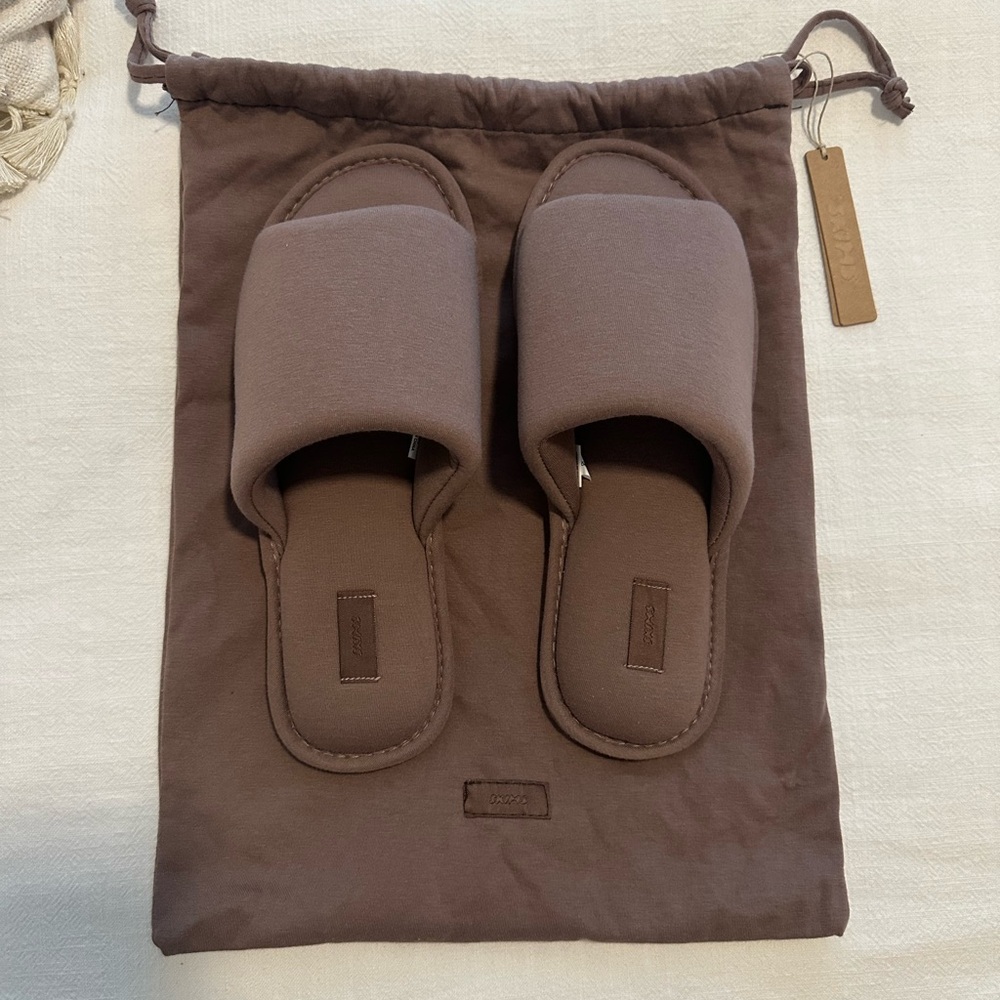 SKIMS Brown Slide Slippers